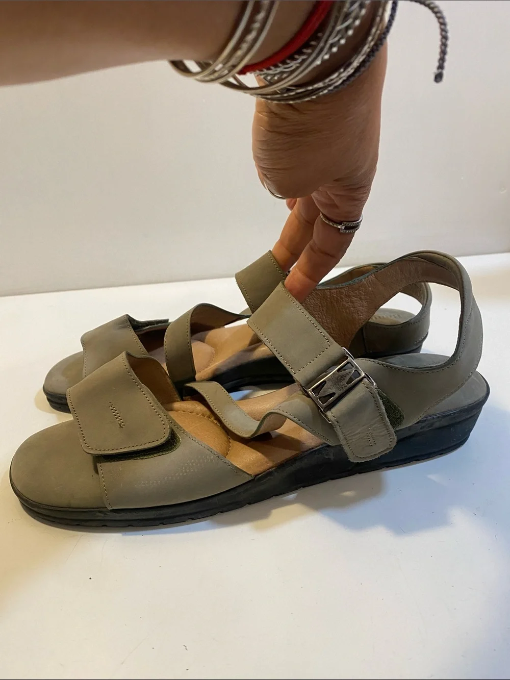 BEUTIFEEL  Olive Green Adjustable Strap Comfort  Sandals Sz 42